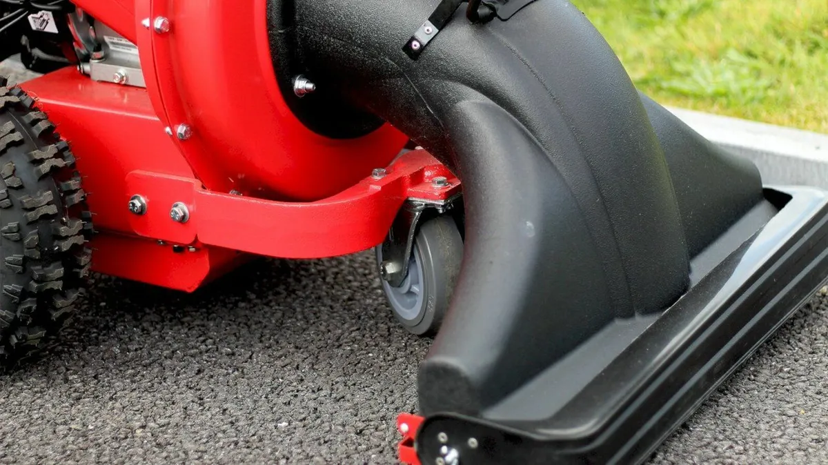 Piranha Deluxe Wheeled Leaf Vacuum Garden Shredder - Image 3