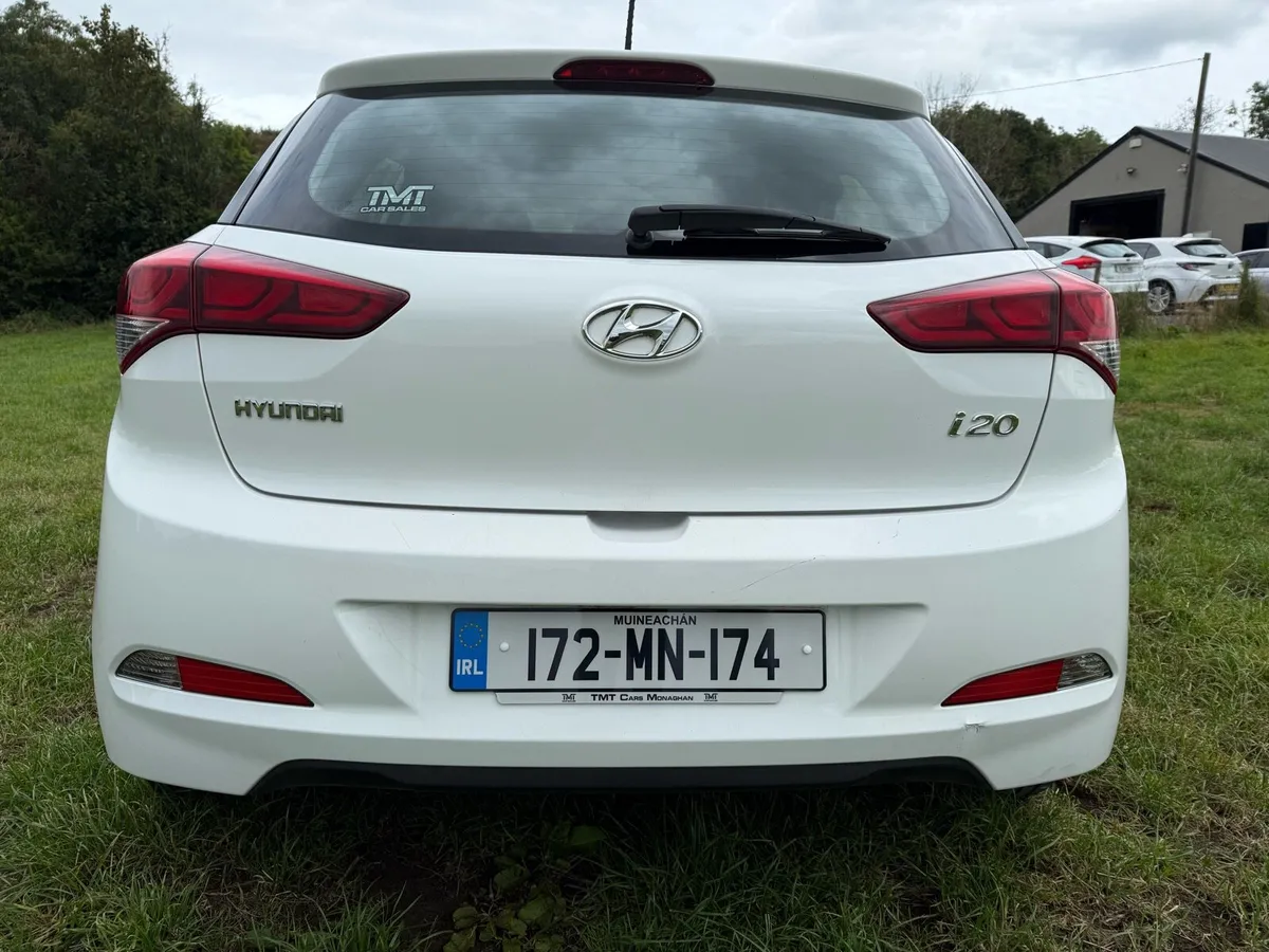 2017 Hyundai i20 petrol excellent condition - Image 4