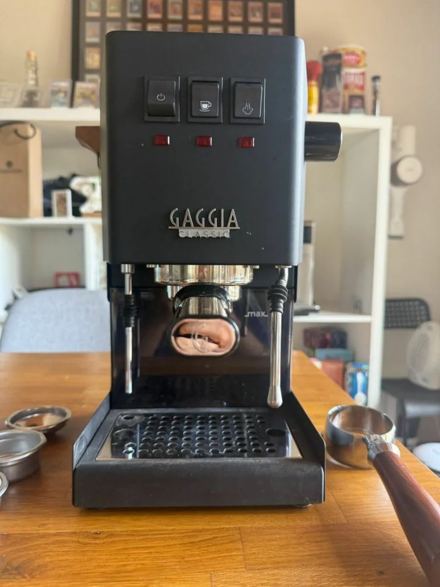 Gaggia Classic Evo espresso machine black - Image 1