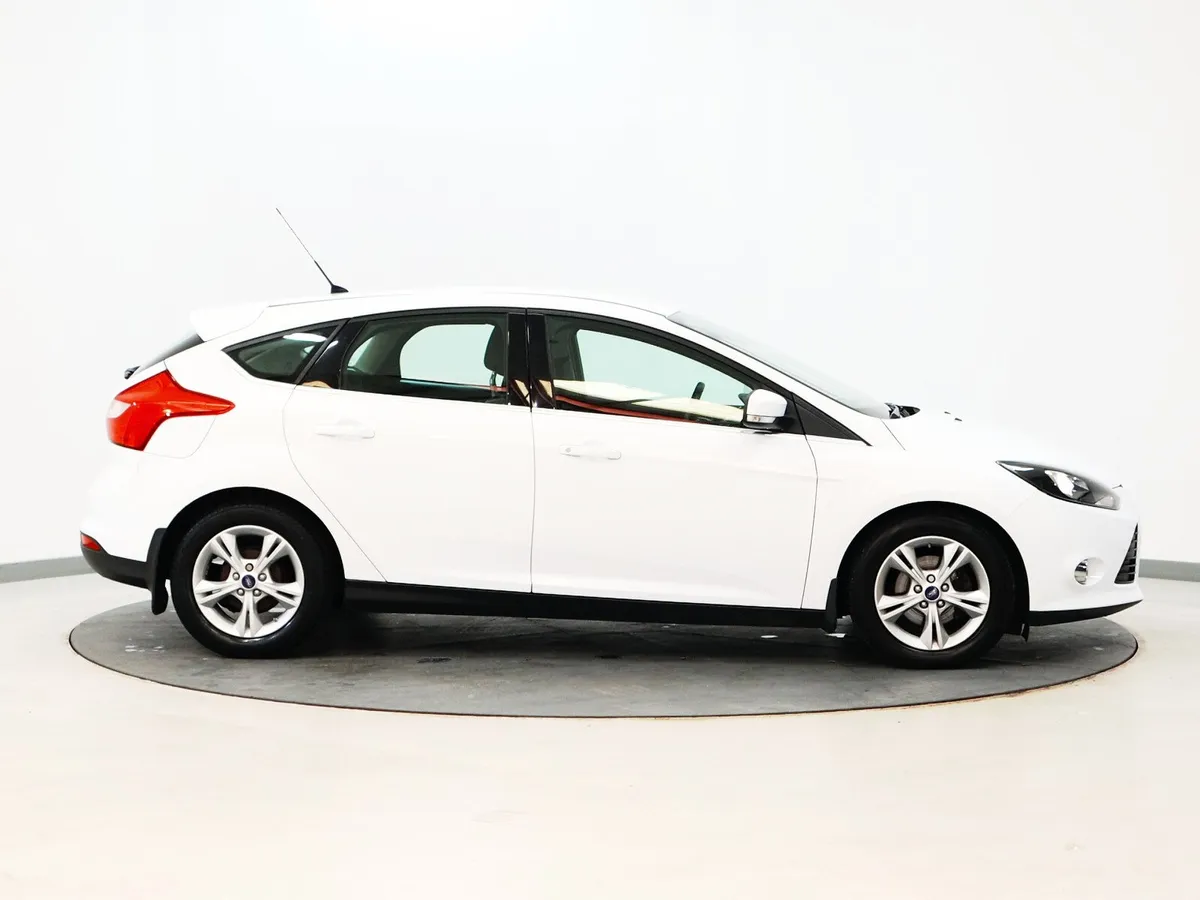 *6* 2014 Ford Focus 1.6TDCI ZETEC - Image 3
