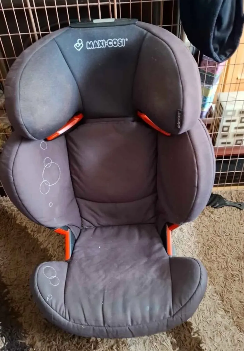 Booster seat - Image 1