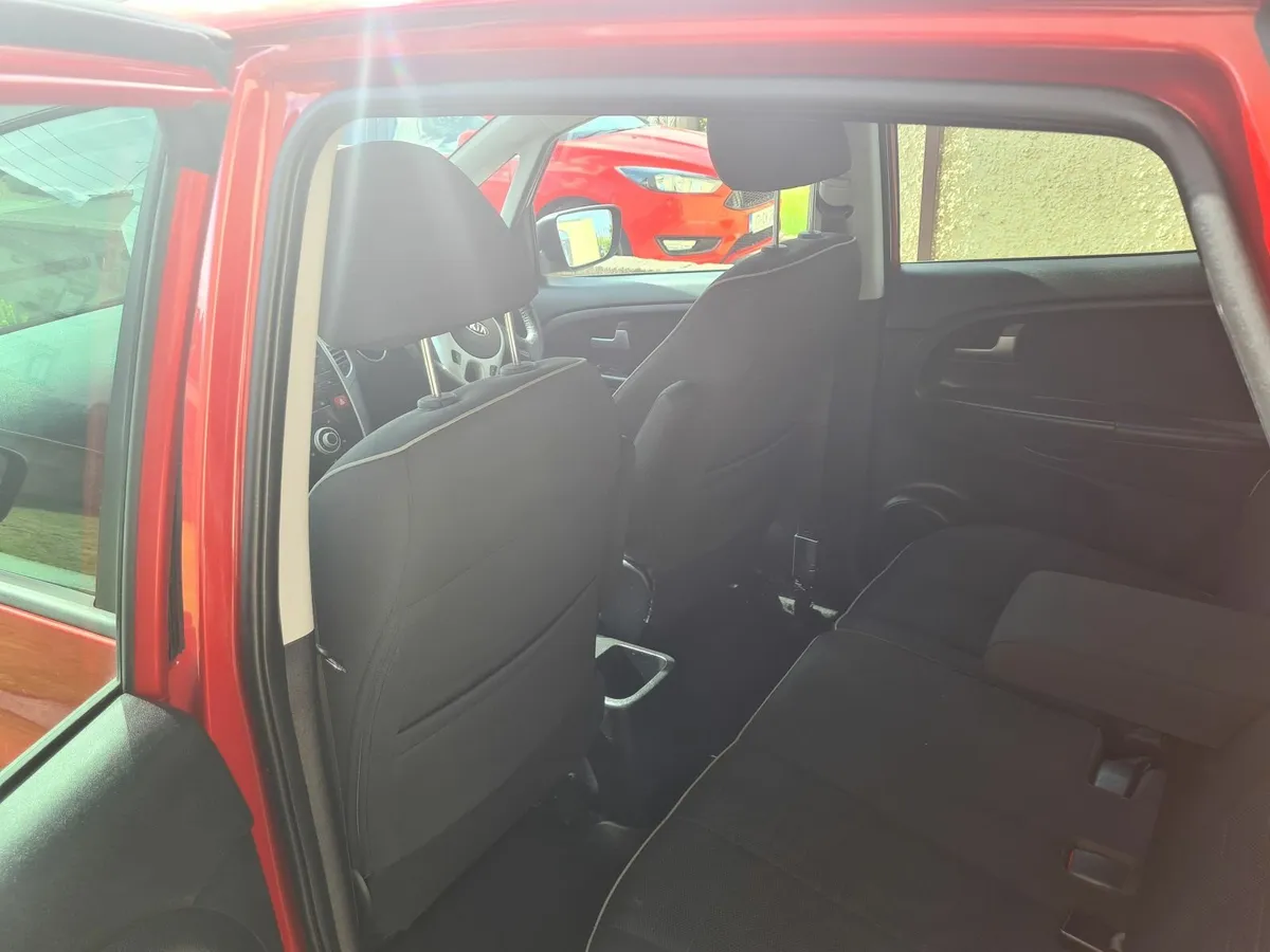 Kia Venga 2013 - Image 2
