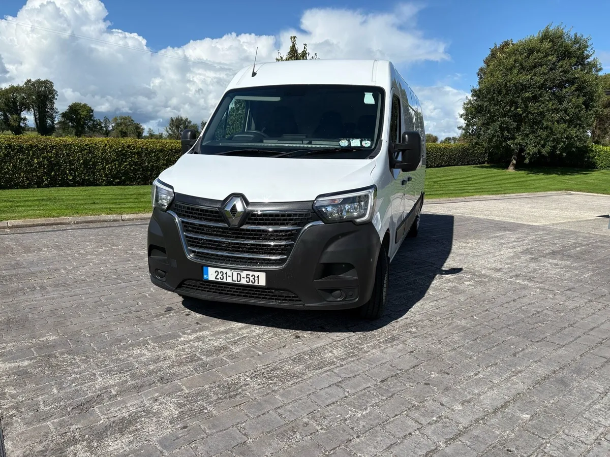 2023 Renault  master (no vat) - Image 1