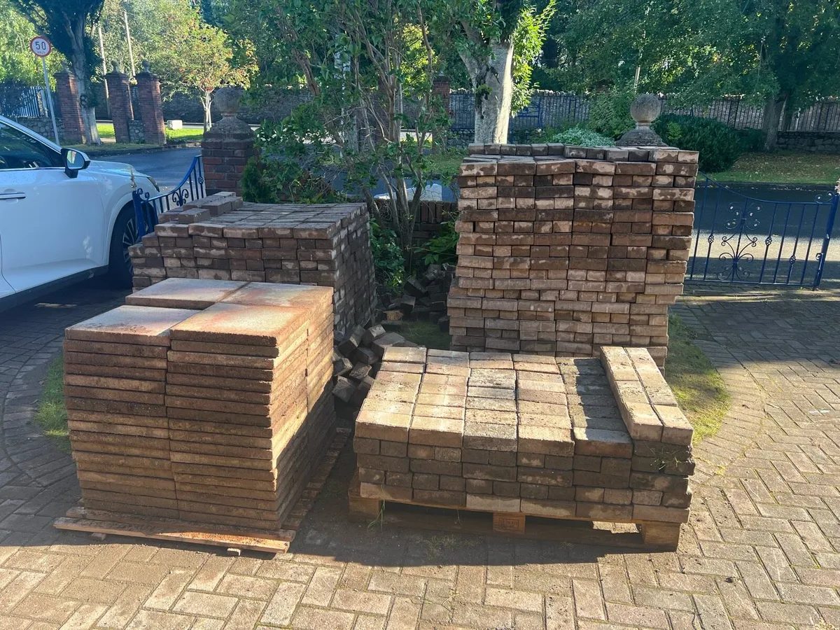 Reclaimed Paving Bricks - Image 1