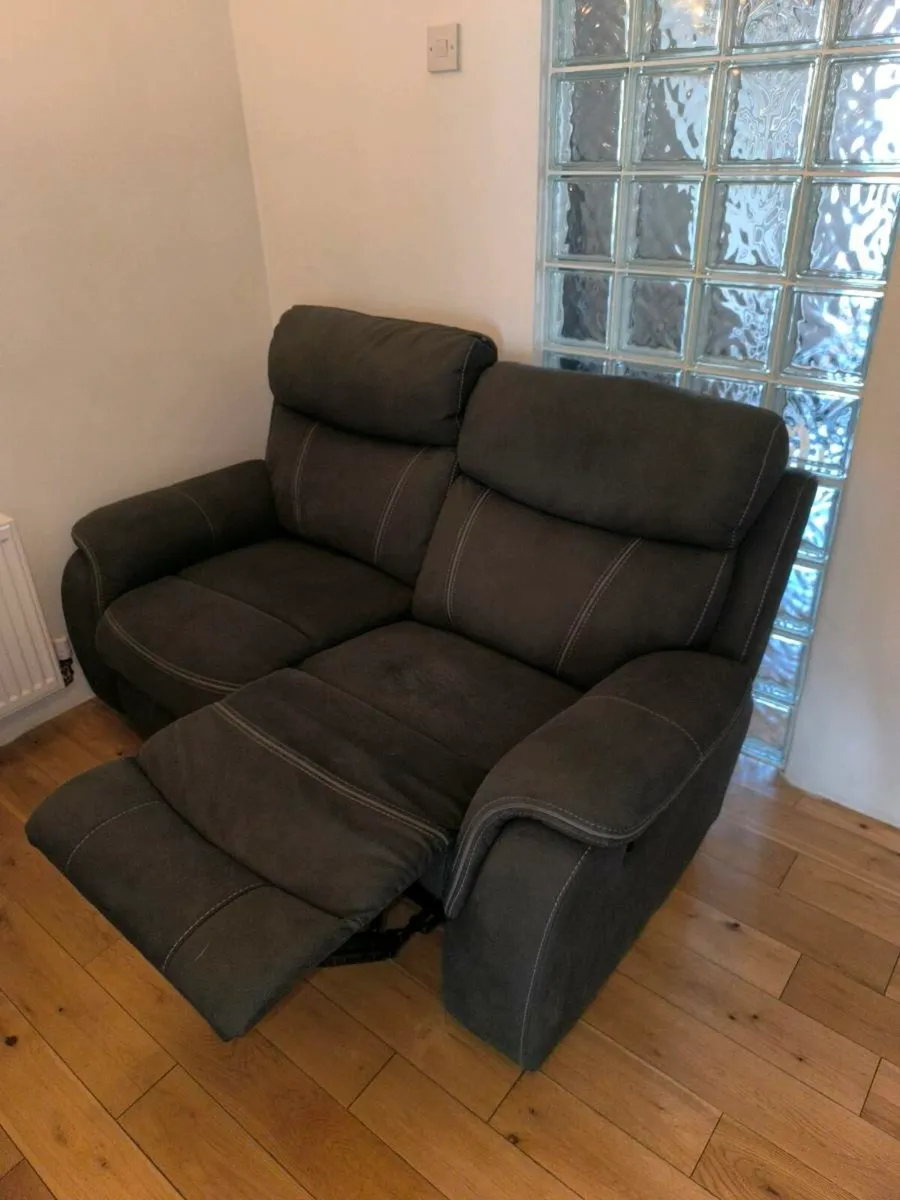 Recliner Couch - Image 2