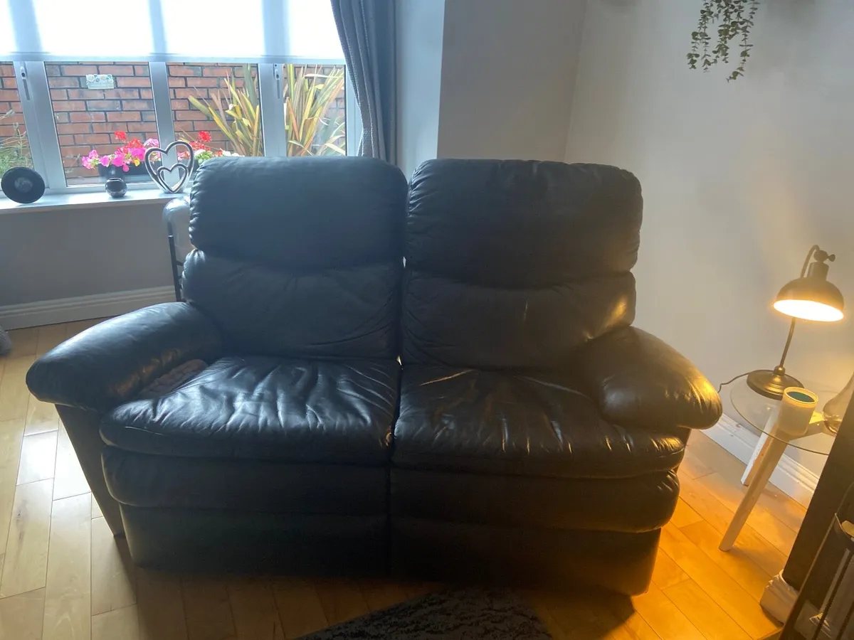 2x2 seater Italian leather reclining sofa - Image 1
