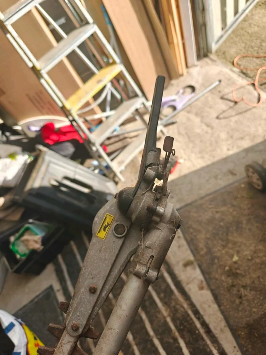 2 hedge trimmers long reach - Image 3