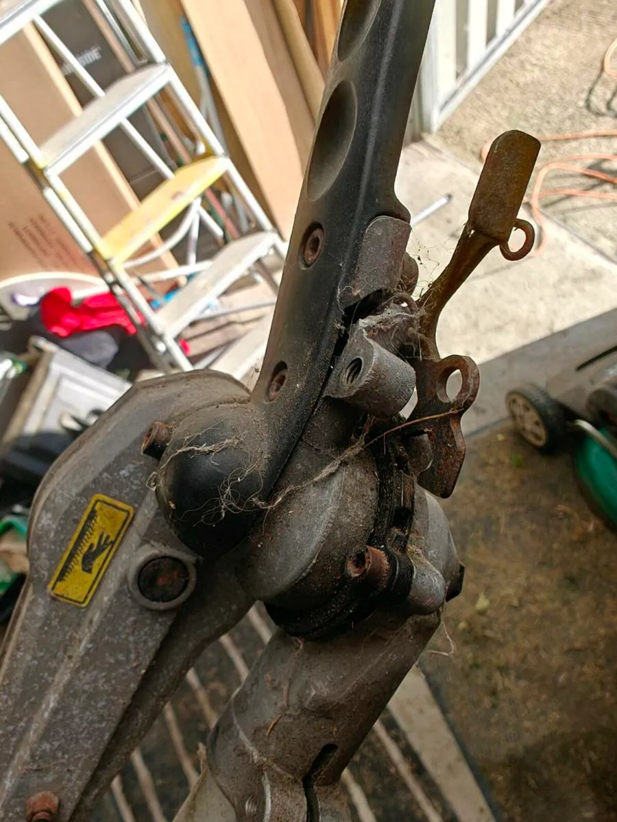 2 hedge trimmers long reach - Image 4