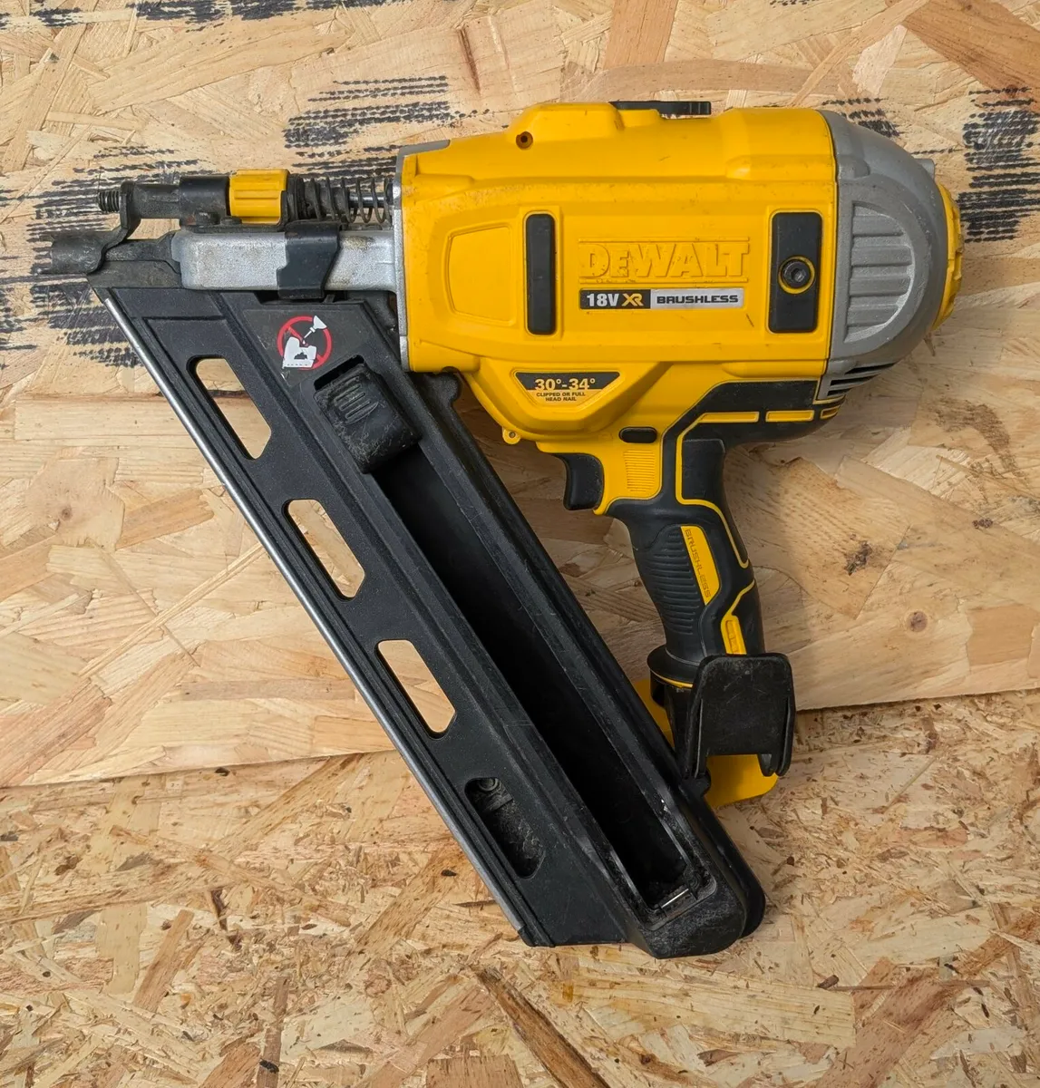 DeWalt 1st Fix Framing Nail Gun - Body Only 3 - Image 1