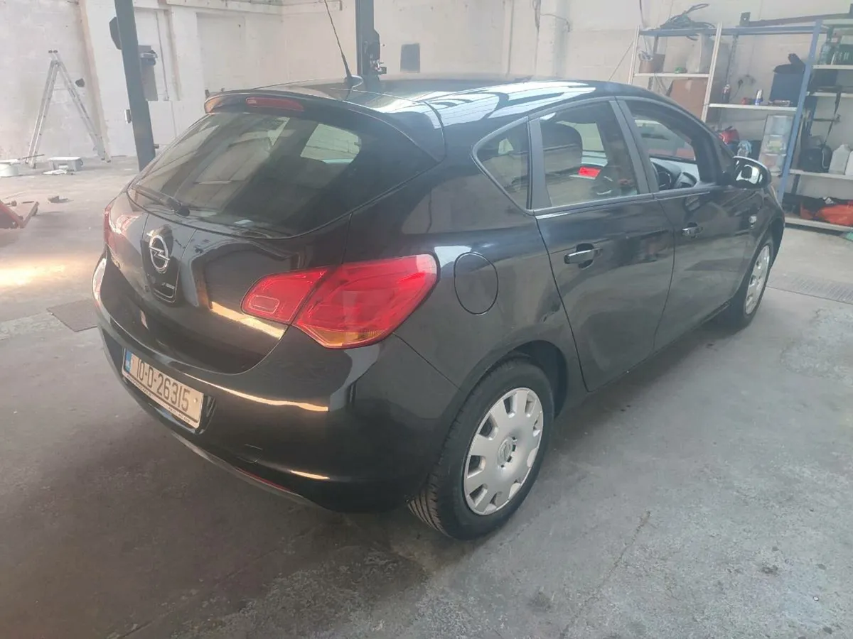 2010 Opel Astra - Image 4