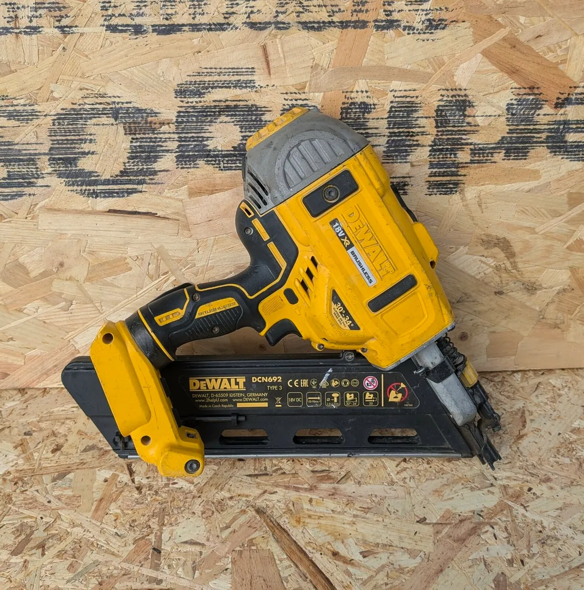 DeWalt 1st Fix Framing Nail Gun - Body Only 1 - Image 2