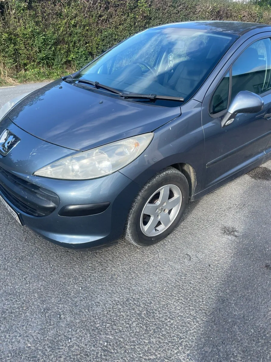 Car - Image 1