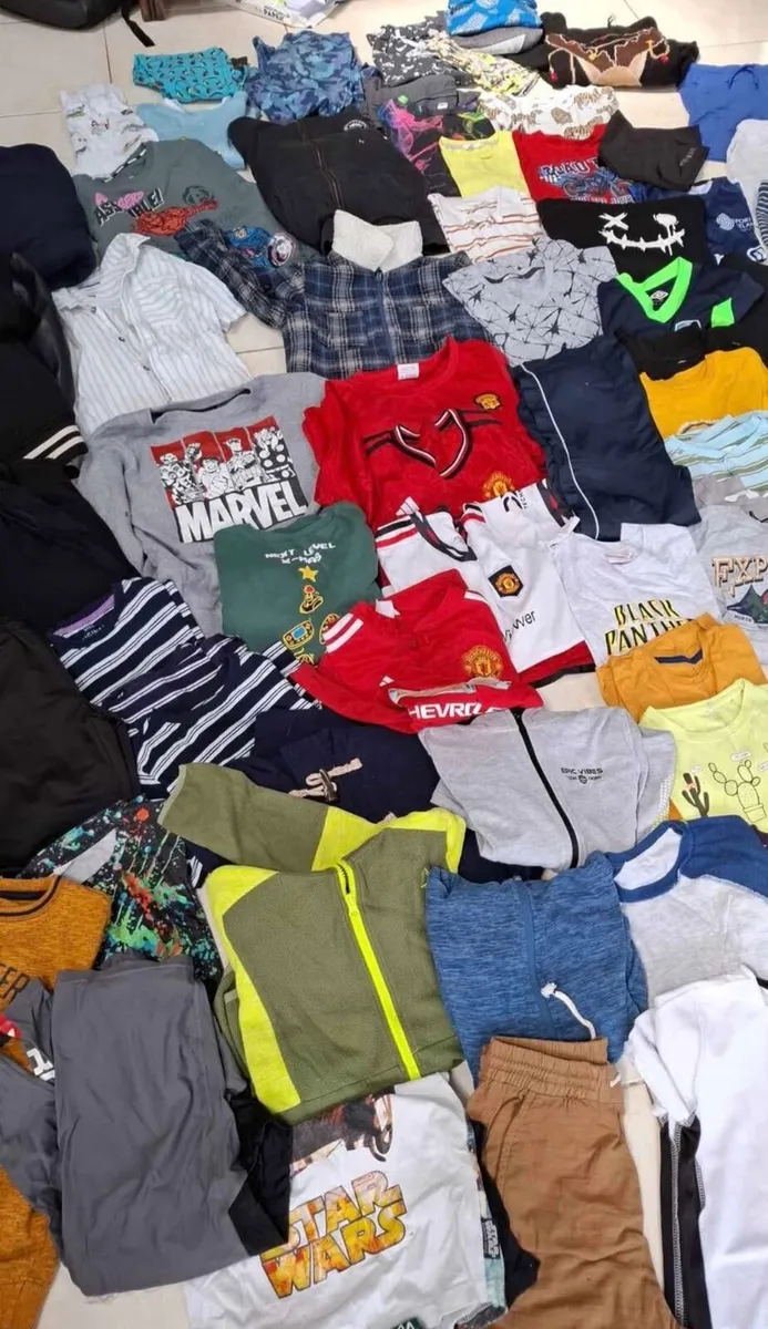Boys 8-9 clothes bundle - Image 2