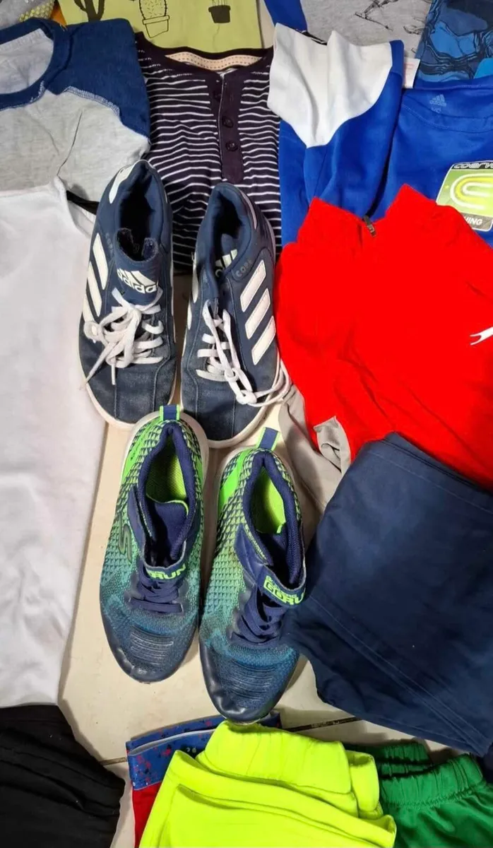 Boys 8-9 clothes bundle - Image 3