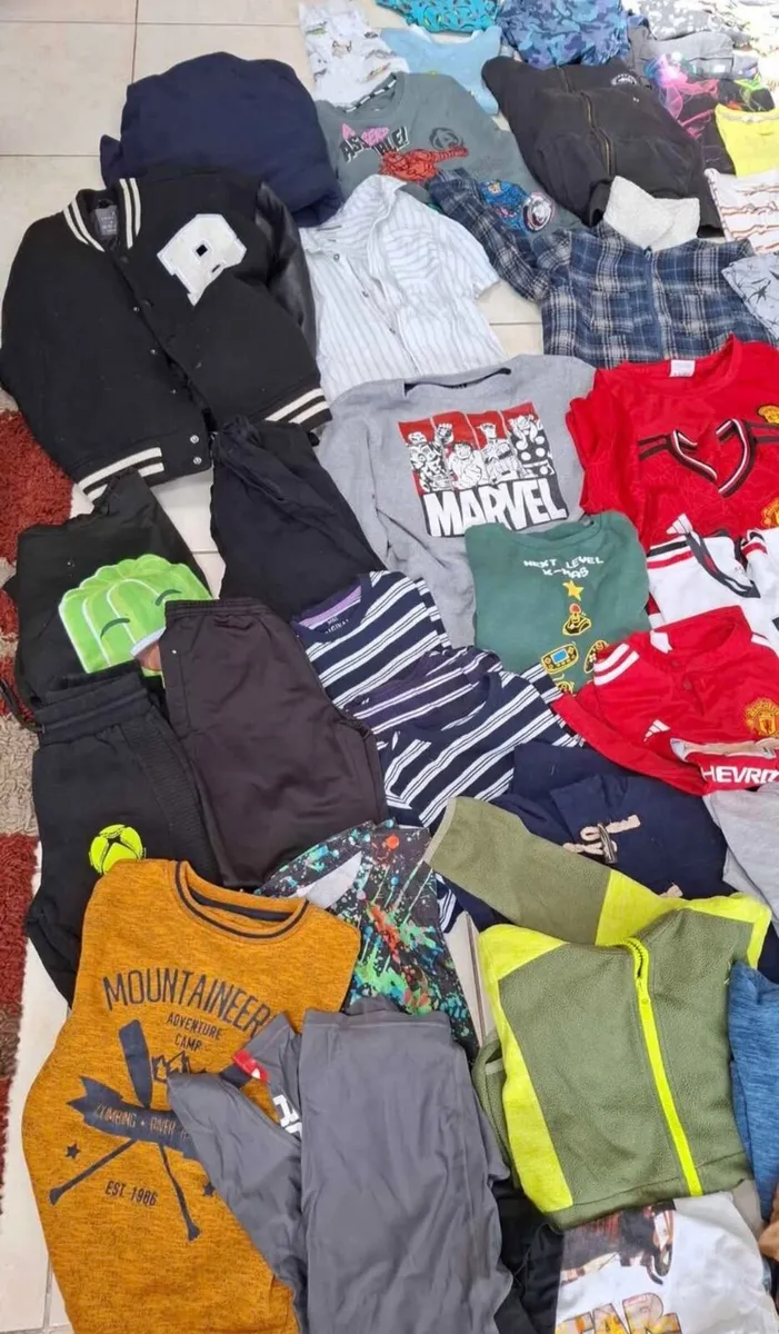 Boys 8-9 clothes bundle - Image 4