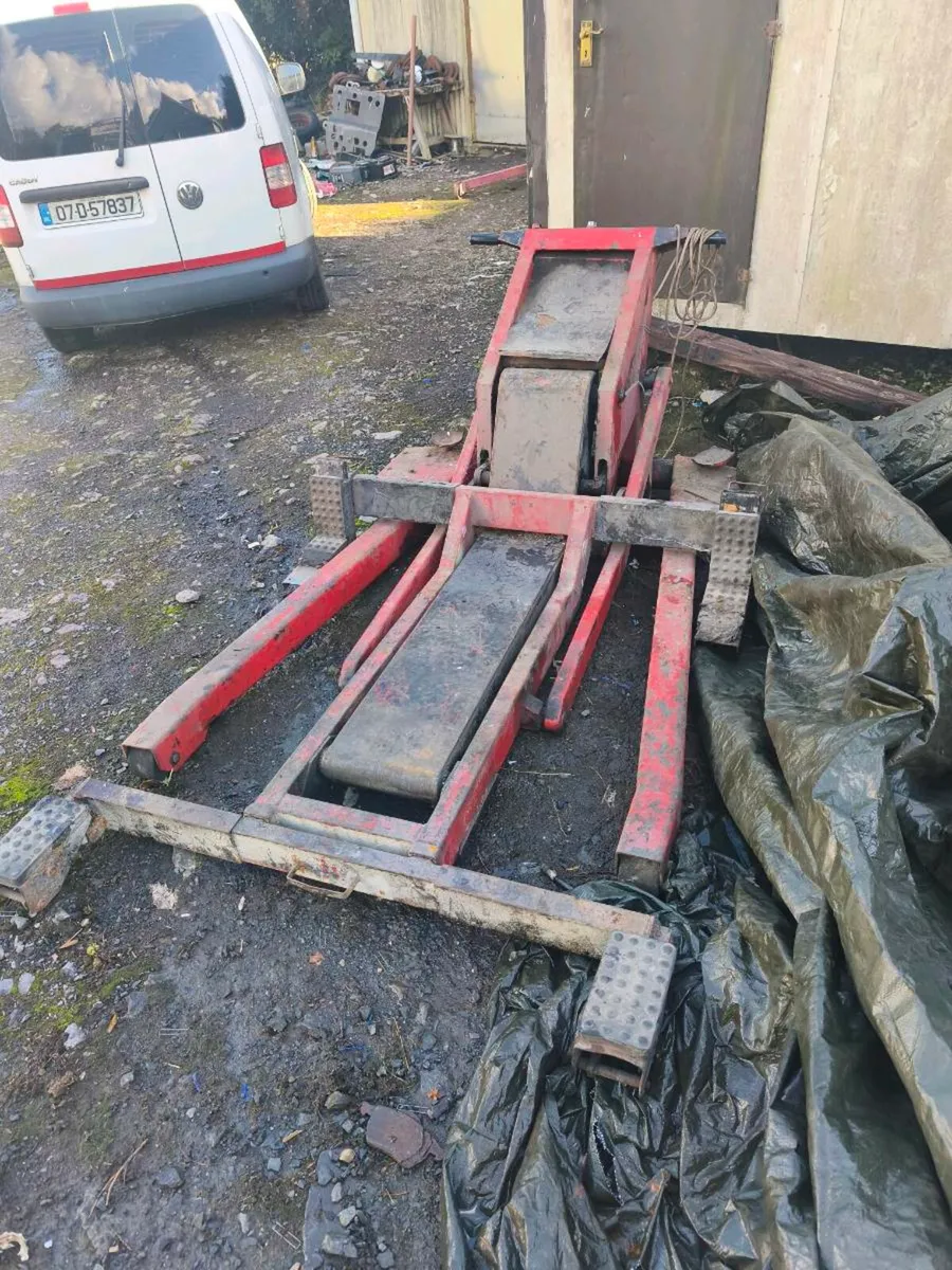 Mobile lift - Image 2