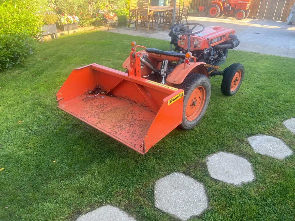 Kubota compact tractor - Image 2