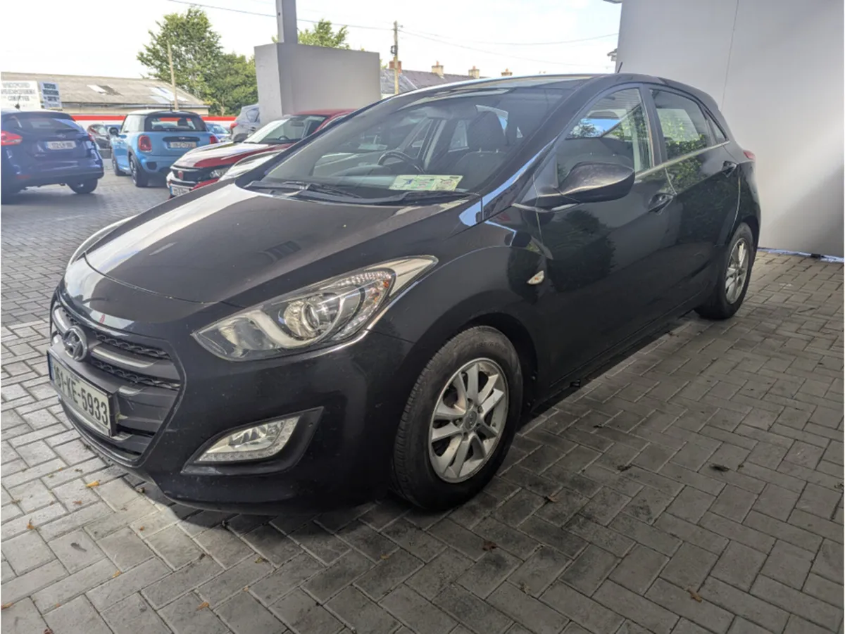 Hyundai i30 SE BLUE DRIVE 110PS 5DR - Image 2