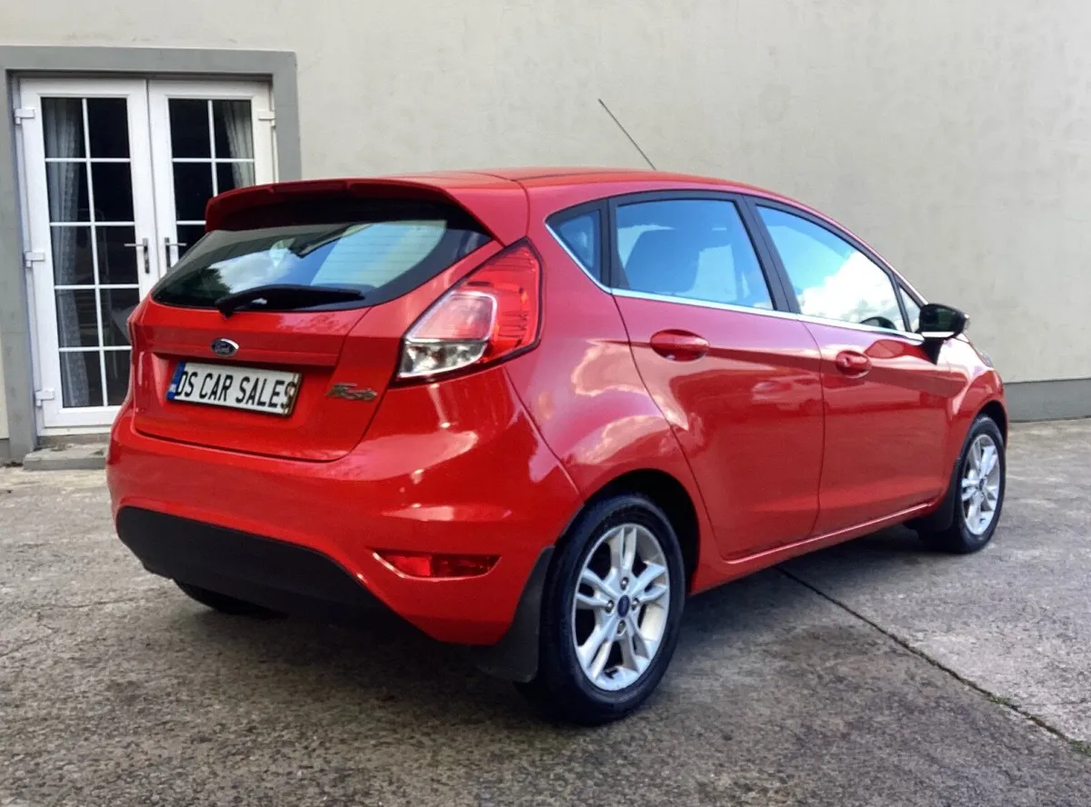 2015 Ford fiesta Zetec 1.2 - Image 4