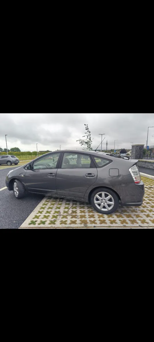 Toyota Prius - Image 2