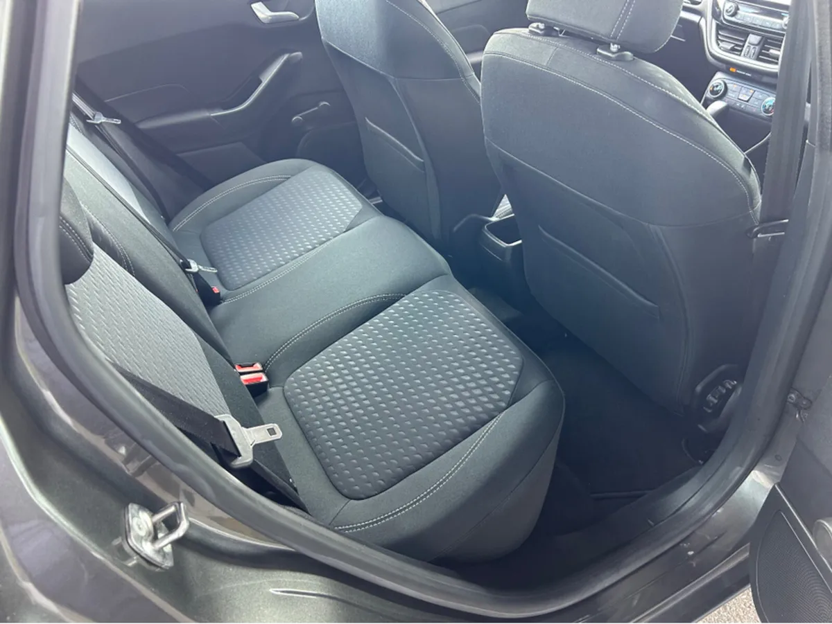 Ford Fiesta 1.0 TITANIUM ECOB 100PS 1.0ECOB A6 5DR - Image 3