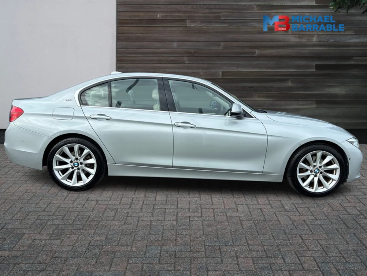 BMW 3-Series 2.0L Petrol Automatic Plug-In Hybrid - Image 4