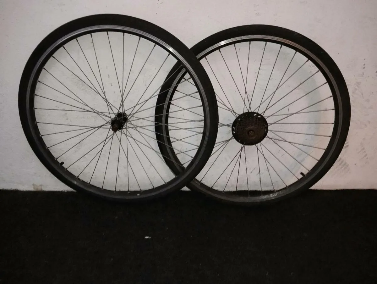 28inch hybrid wheels and tyres - Image 1