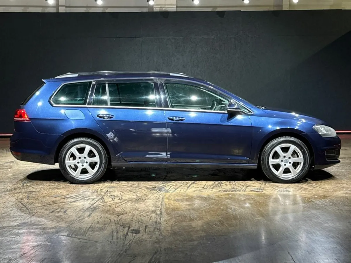 Volkswagen Golf ESTATE - UPGRADED ALLOYS - HUGE BO - Image 3