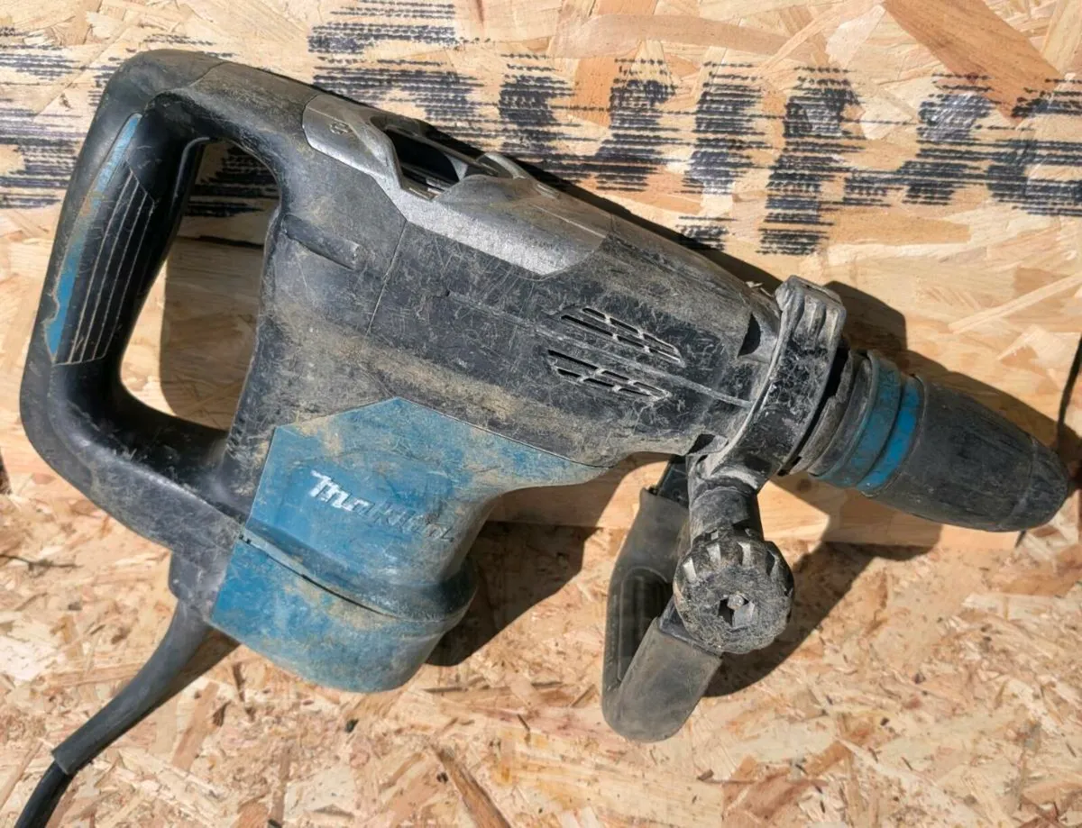 Makita 3-Mode 110v 40mm 8.3j SDS-Max - Image 2