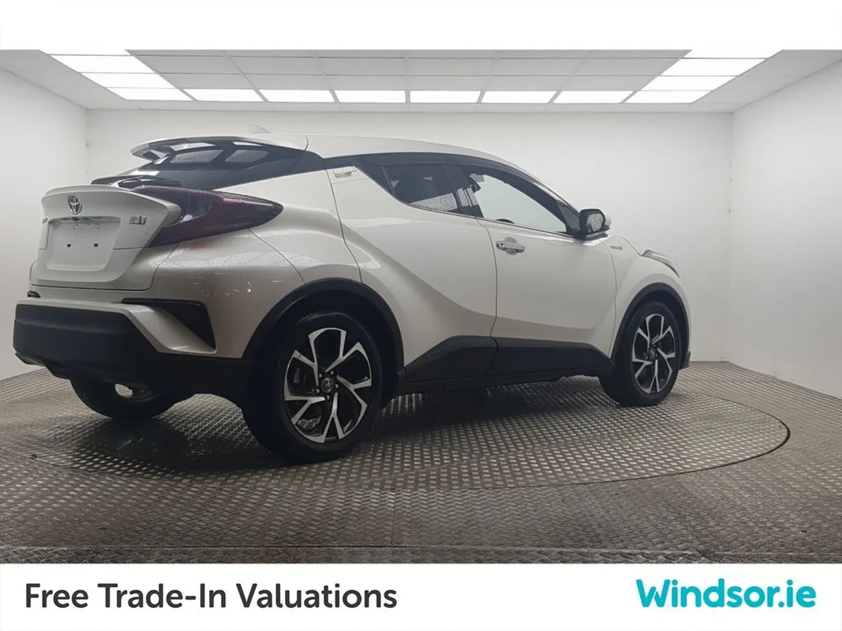 Toyota C-HR 1.5 Hybrid Sport - Image 3