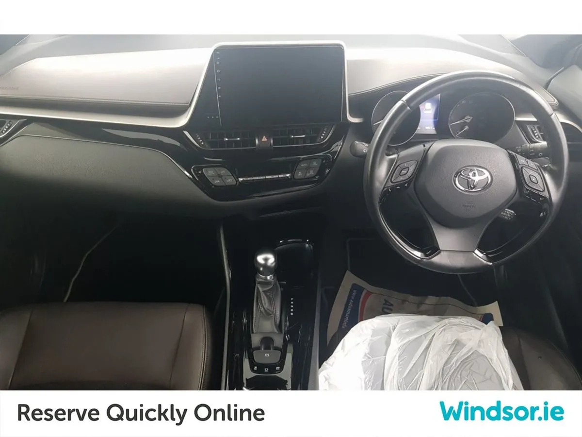 Toyota C-HR 1.5 Hybrid Sport - Image 4