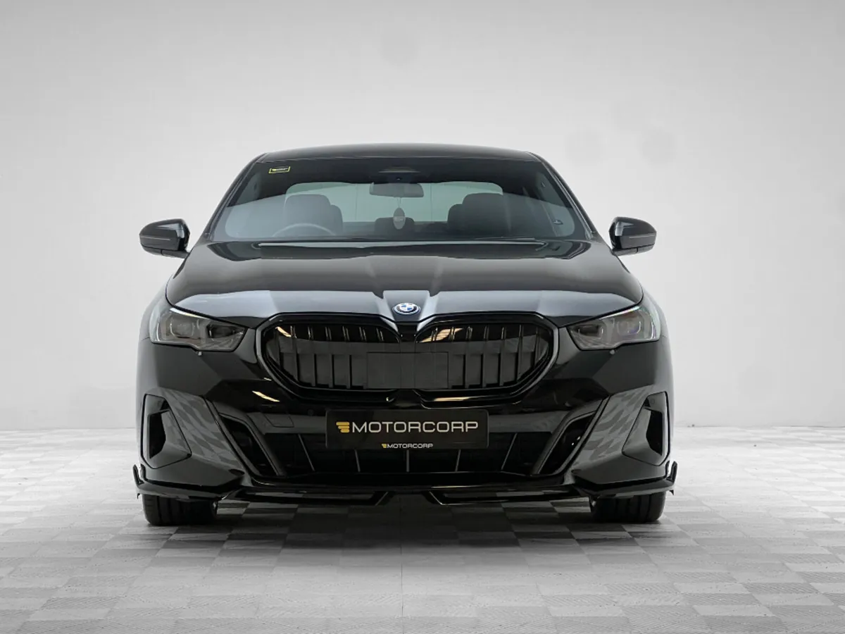 BMW 5-Series 530E M SPORT - Image 2