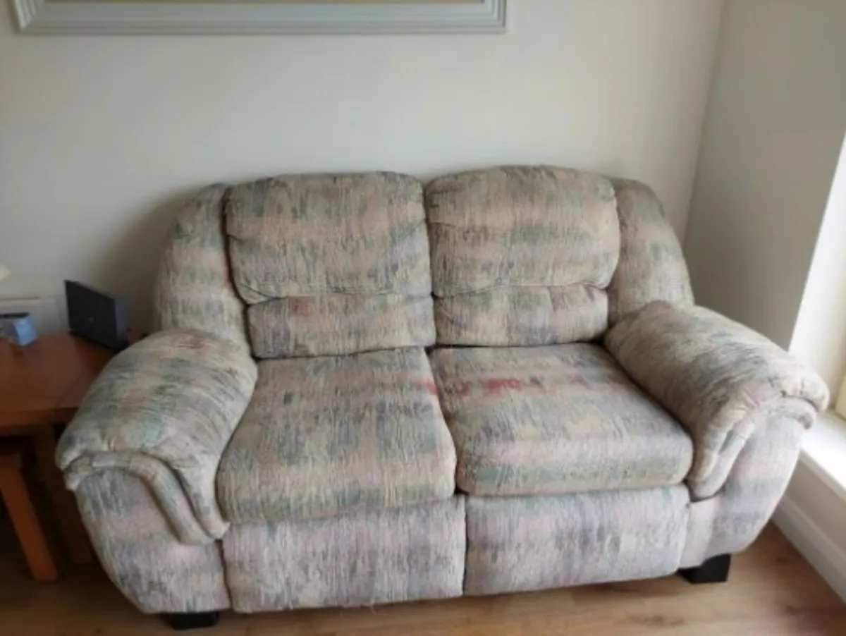 3 seater couch bed and 2 seater couch - Image 2