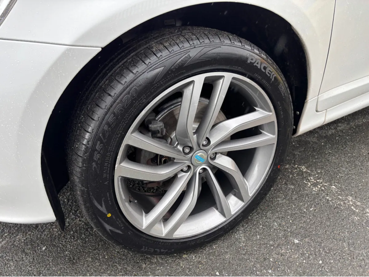 Volvo XC60 D4 FWD SE 5DR - Image 2