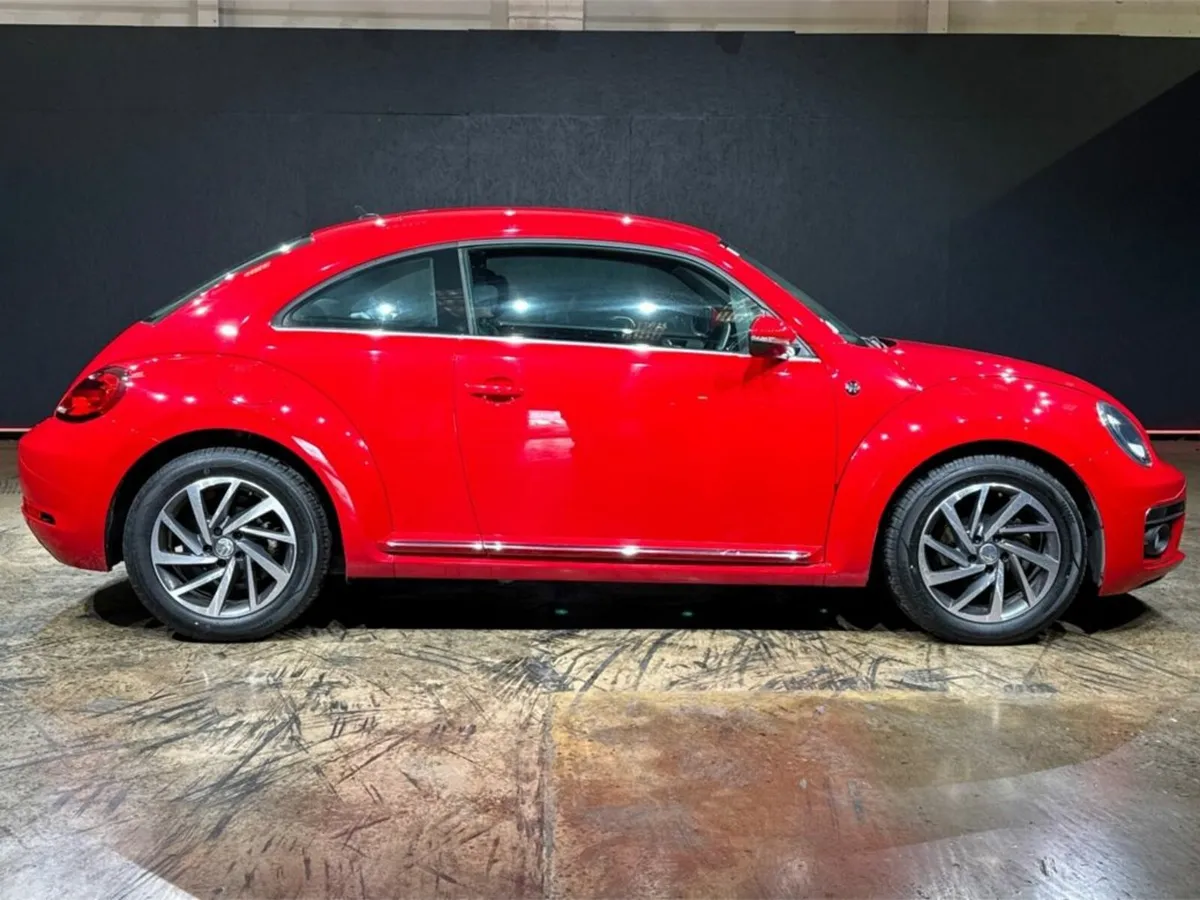 Volkswagen Beetle "SOUND EDITION" 1.2 TSI AUTOMATI - Image 2