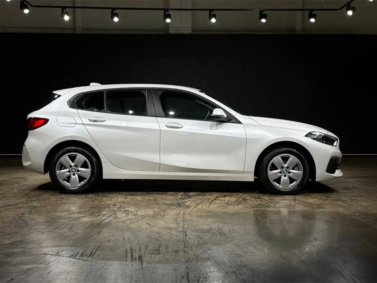 BMW 1-Series 118 NEW MODEL - PLAY EDITION - LOW MI - Image 3