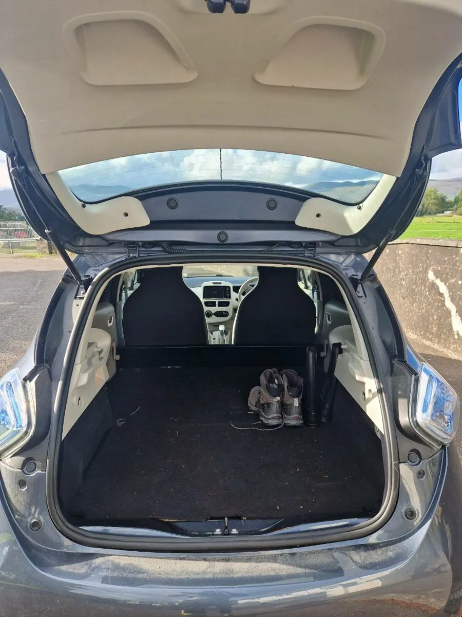 No VAT. 192 Renault Zoe ZE 40kw van commercial - Image 2