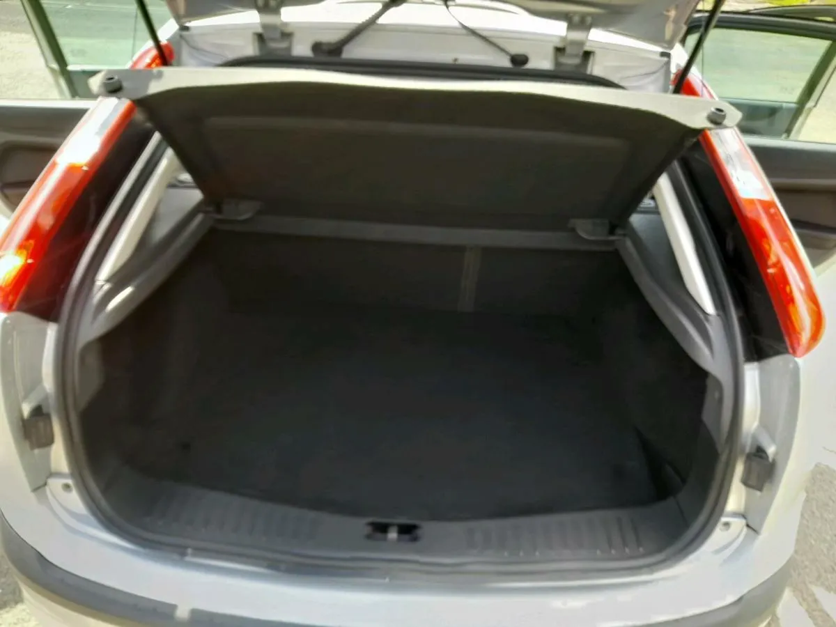 2007 FORD FOCUS 1.4 PETROL ONE OWNER - Image 4