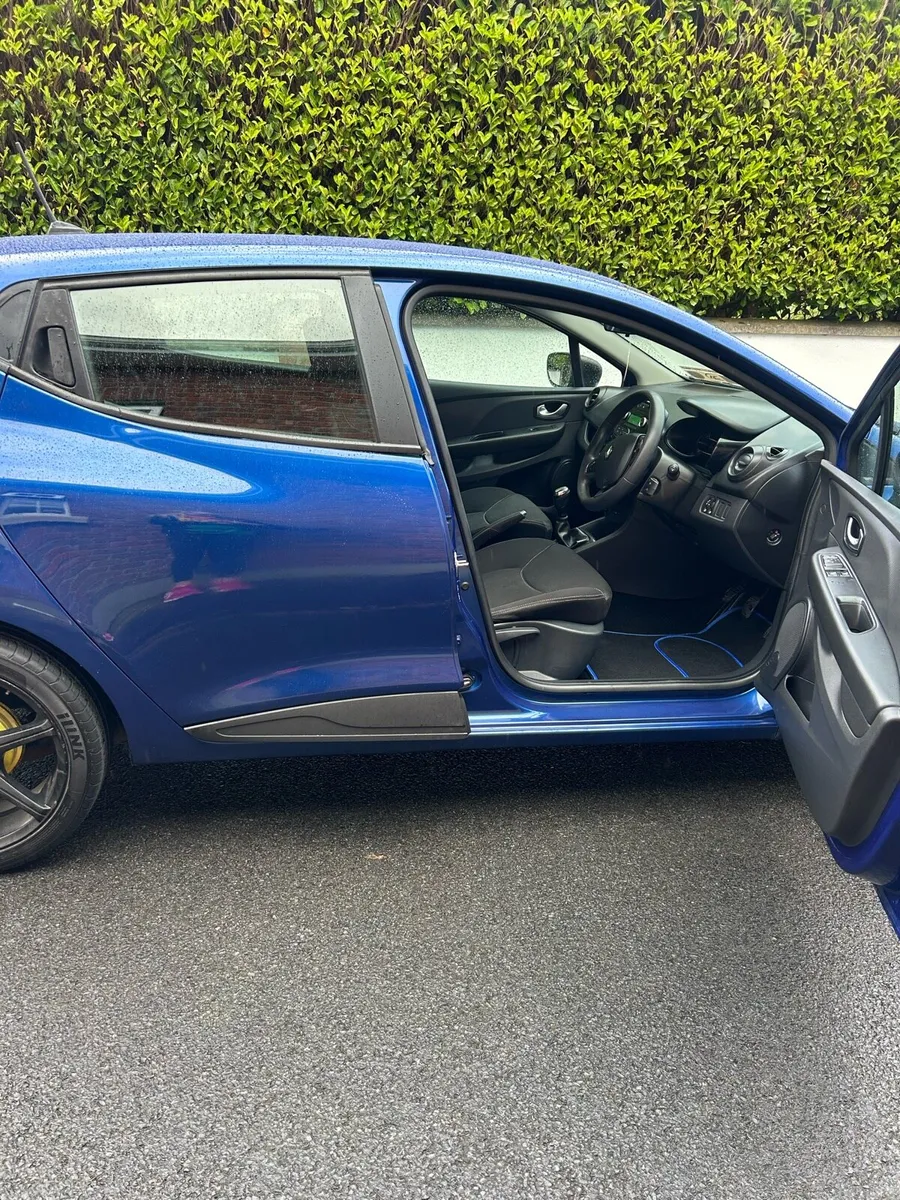 Car - Image 2