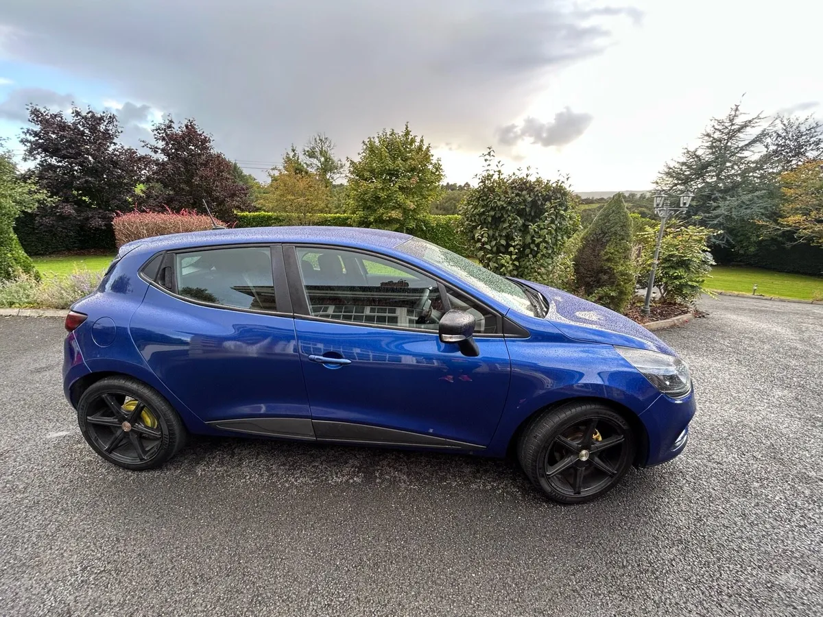 Car - Image 4