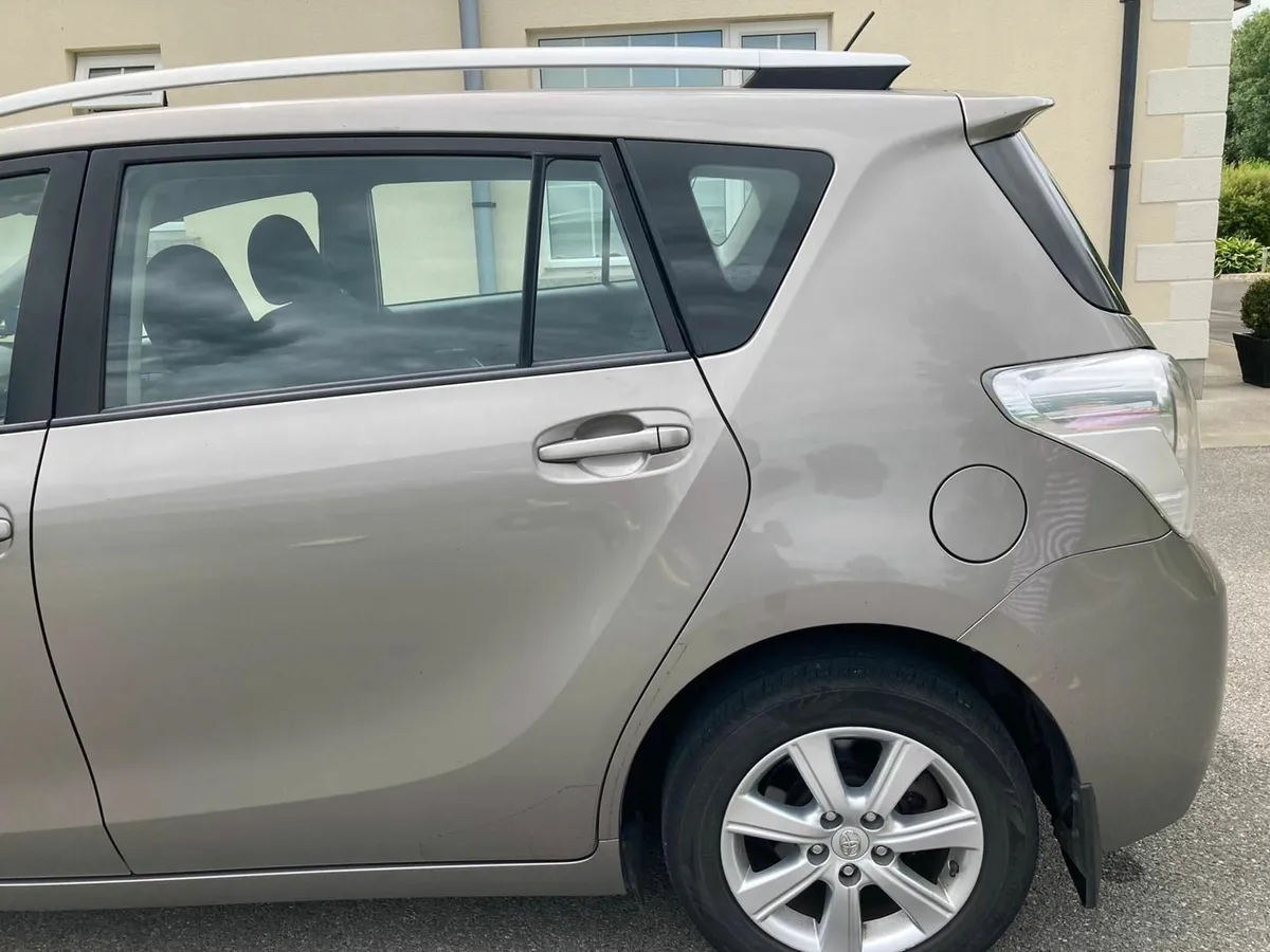 Toyota Corolla Verso - Image 1