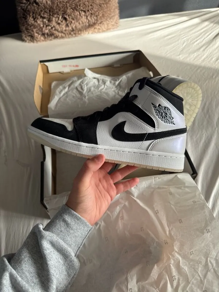 Jordan 1 diamond SE - Image 1