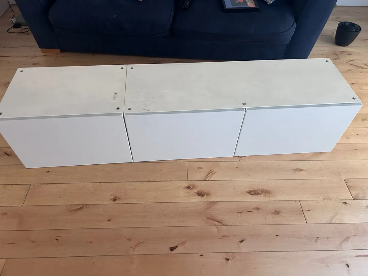 Wall mounted drawers - Image 1