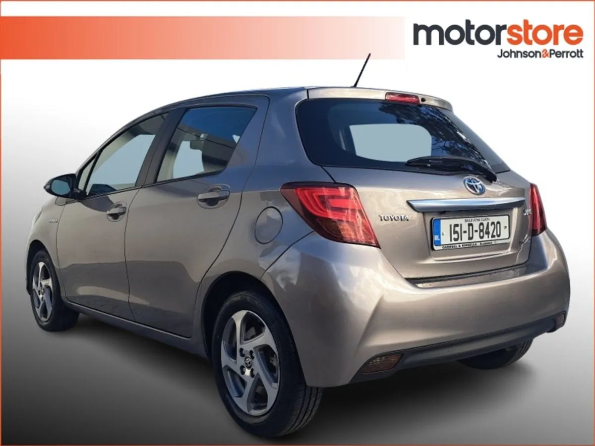 Toyota Yaris Hybrid Luxury TOP Spec - Image 2