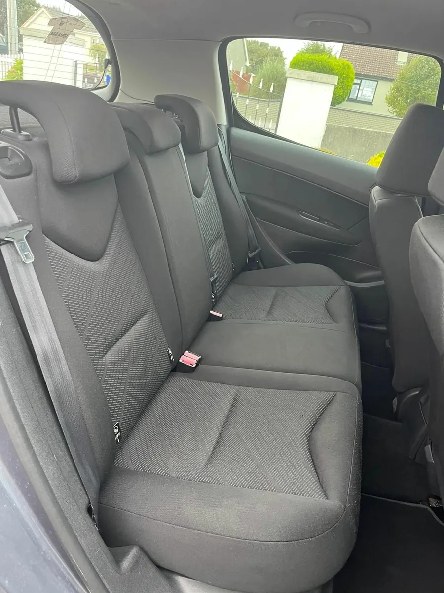Peugeot 308 2011 - Image 3