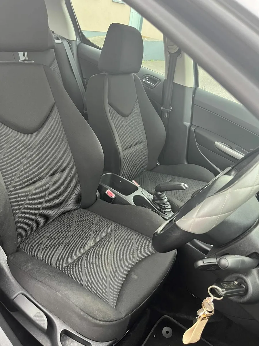 Peugeot 308 2011 - Image 4