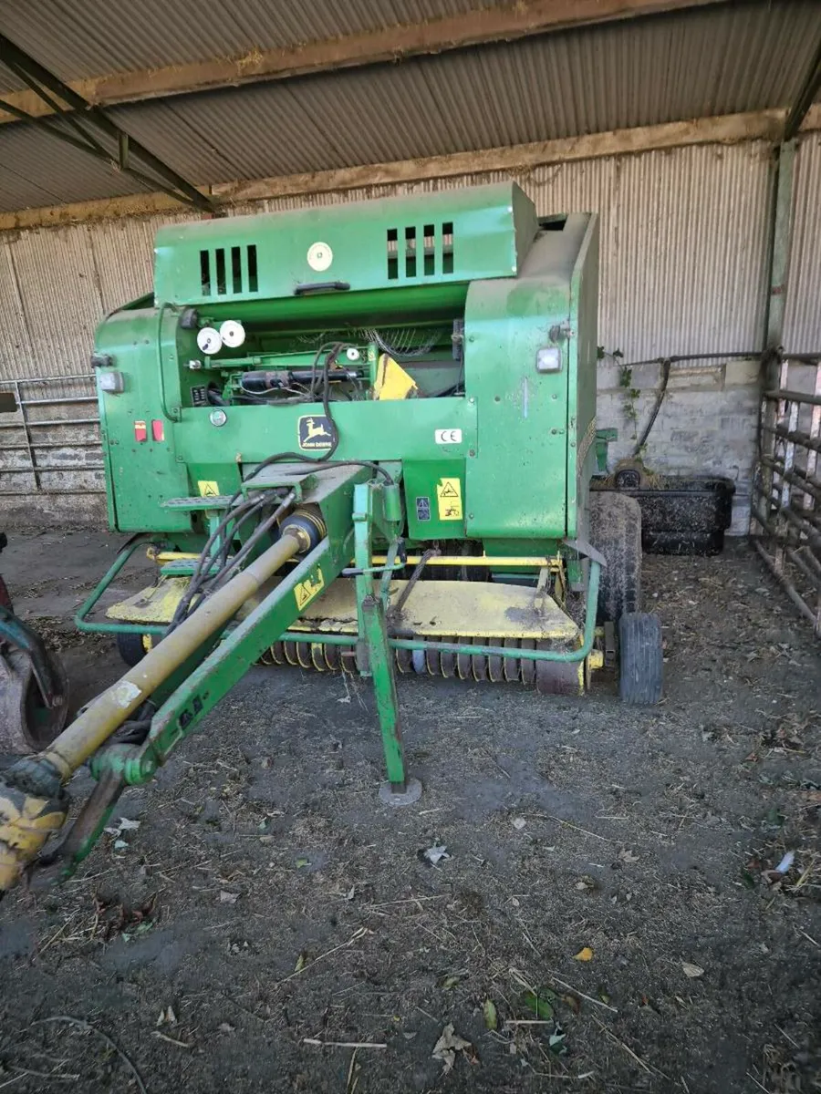Johndeere 575 baler - Image 1