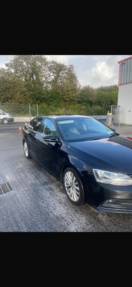 Volkswagen Jetta 2015 - Image 3