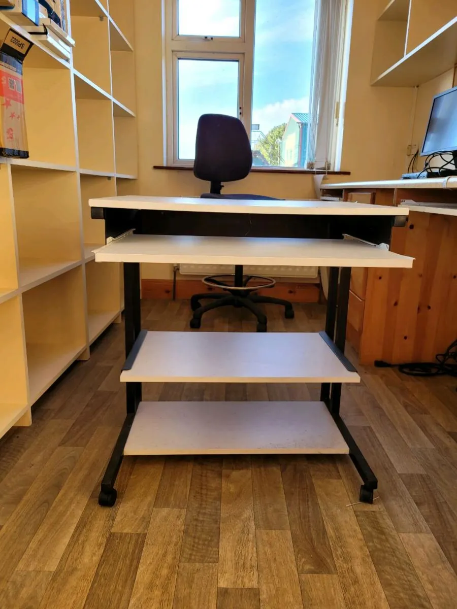 Computer Table - Image 1