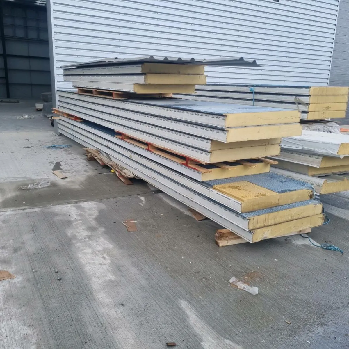 Insulated wall panels - Image 1